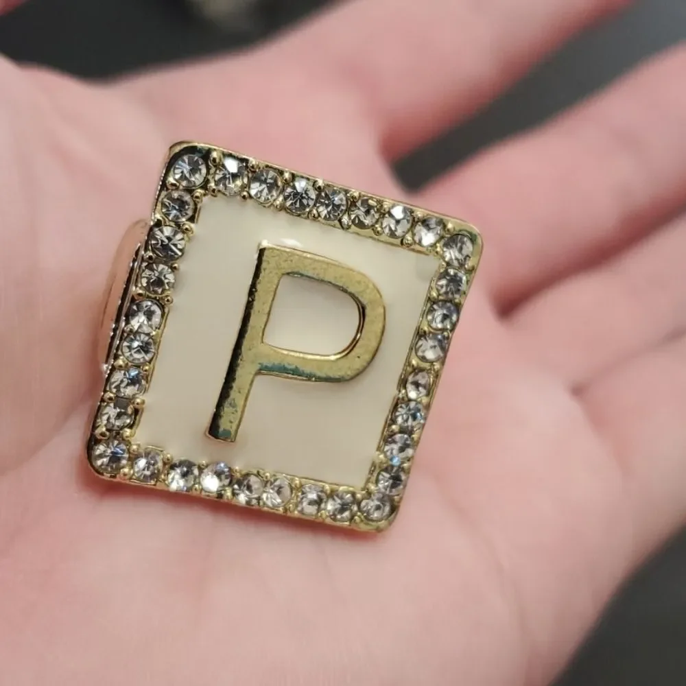 Letter P stretch ring